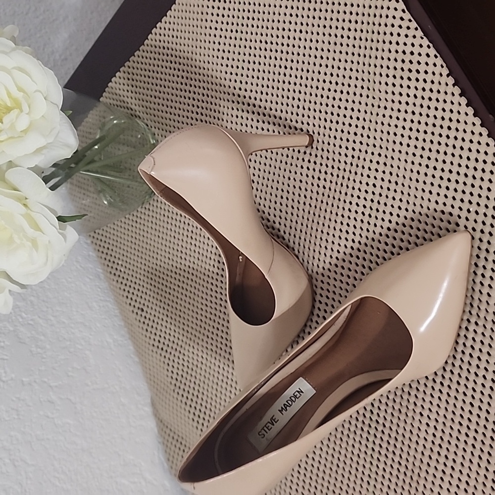 Heels - Picture 3 of 5